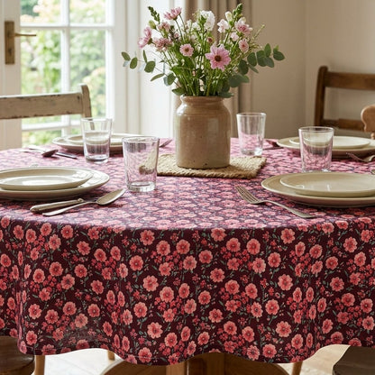 نقش زهري أنيق باللون الوردي على خلفية عنابية داكنة بدون خياطة